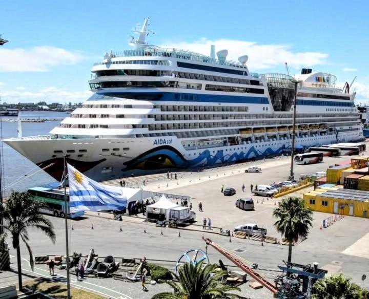 Montevideo Port Hostel Экстерьер фото